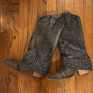 Dingo studded boots
